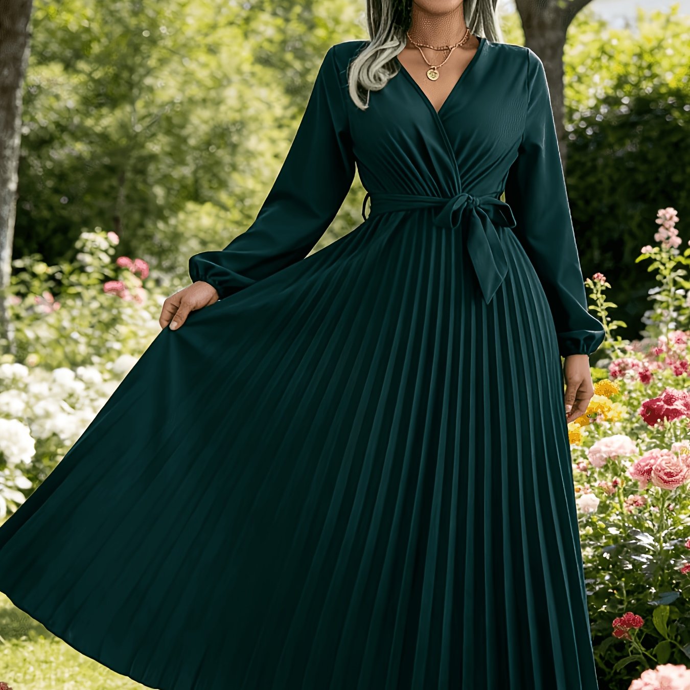 Directed Hot Style Real Shot 2024 European And American Spring And Autumn Temperament Cross V-Neck Large Swing Pleated Long Dress