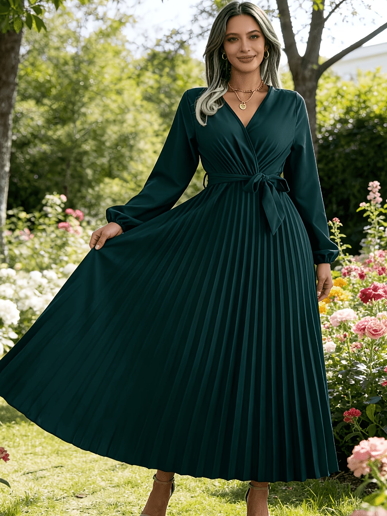 Directed Hot Style Real Shot 2024 European And American Spring And Autumn Temperament Cross V-Neck Large Swing Pleated Long Dress