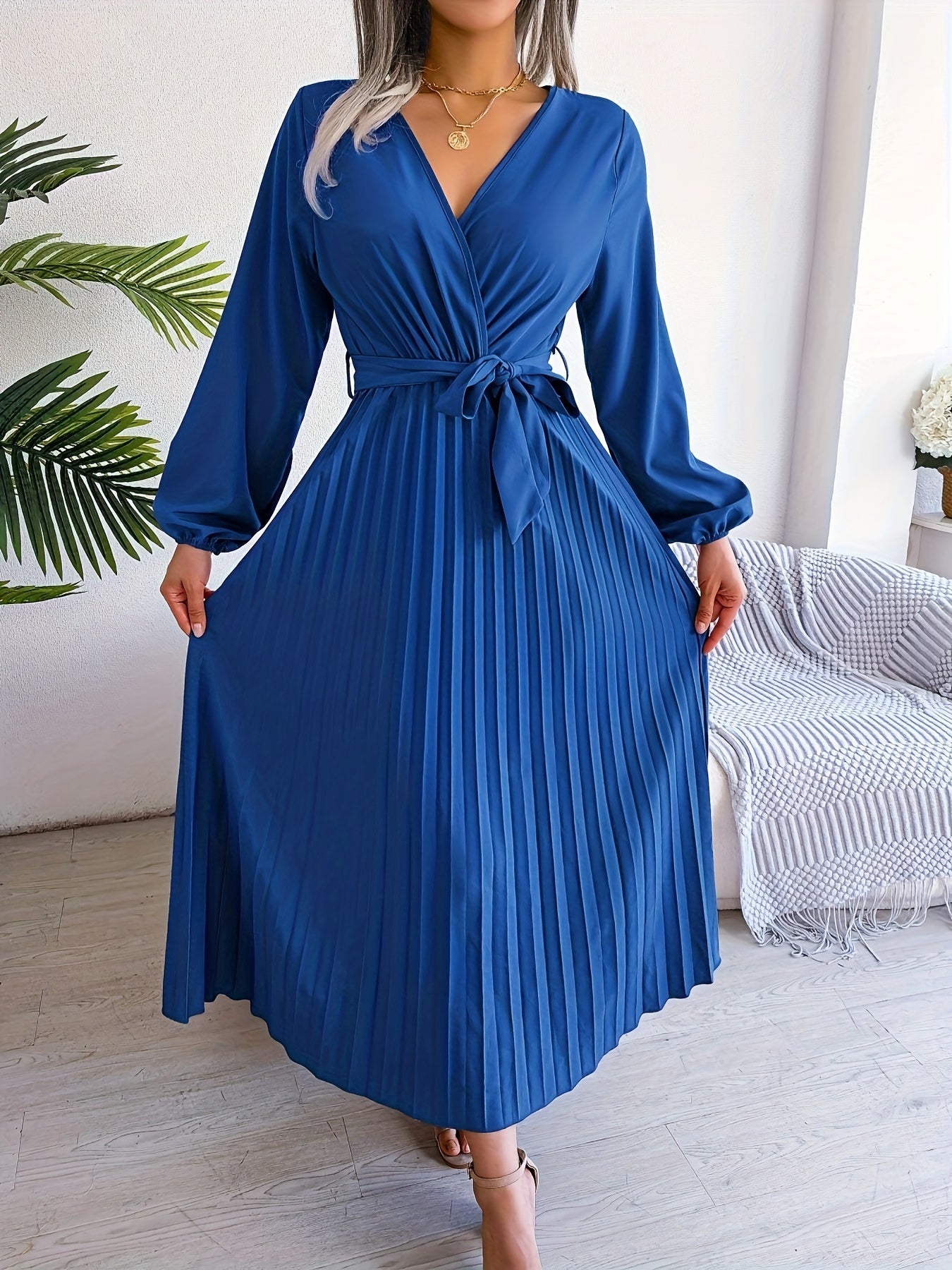 Style Autumn Winter Western Ins Hot Item Temperament V-Neck Flared Pleated Maxi Dress