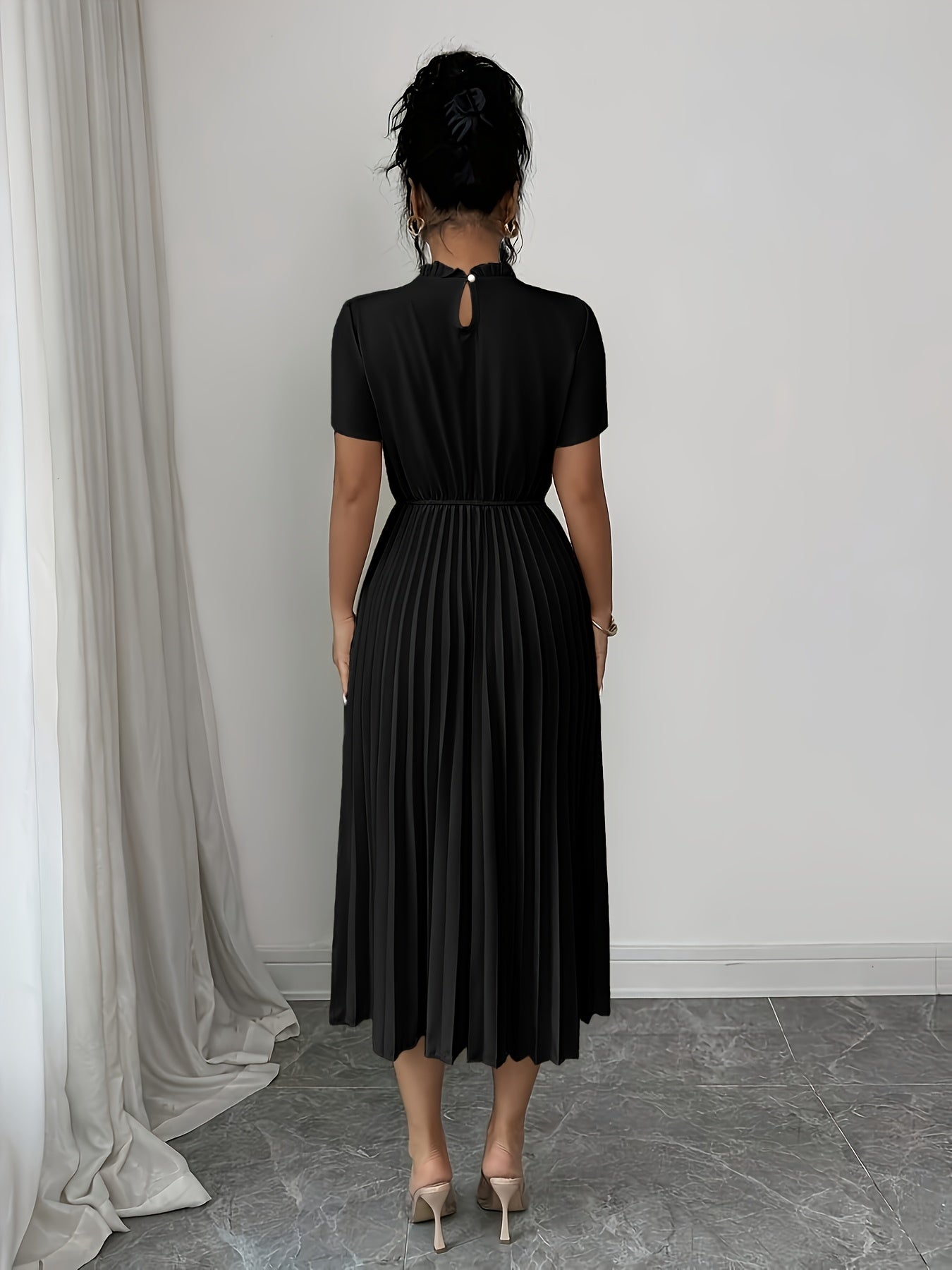 ZLLZ Trendy Summer New Style Women'S Solid Color Teardrop Back Collar Light Luxury Pearl Button Decoration with Waist-Cinching Pleated A-Line Design, Fashionable And, Women'S Fashion Dress Party Elegant Style Dress