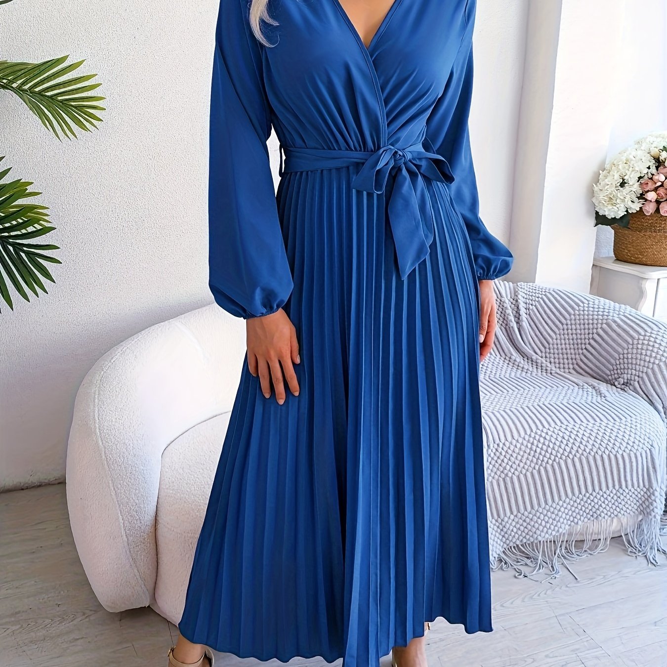 Style Autumn Winter Western Ins Hot Item Temperament V-Neck Flared Pleated Maxi Dress