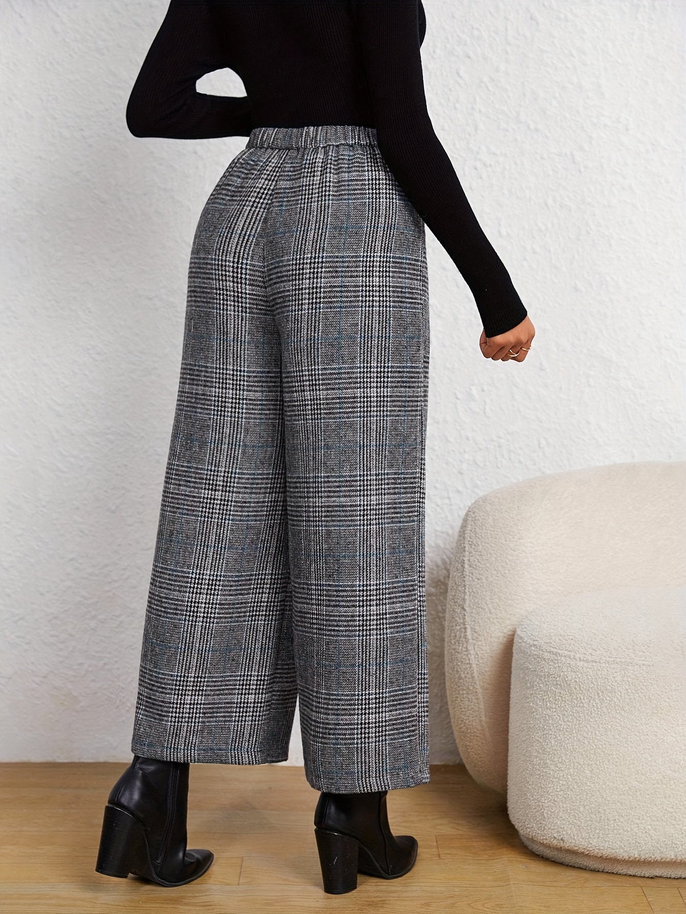 Elegant Casual Checkered Women'S Capri Pants