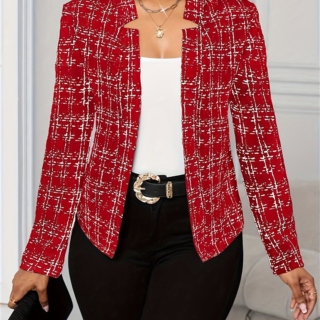 Elegant Women'S Plaid Blazer in a Beige-Brown Color Scheme, Featuring a Structured Collar Design Suitable for All Seasons. This Versatile Piece Is Perfect for Both Office And Party Settings