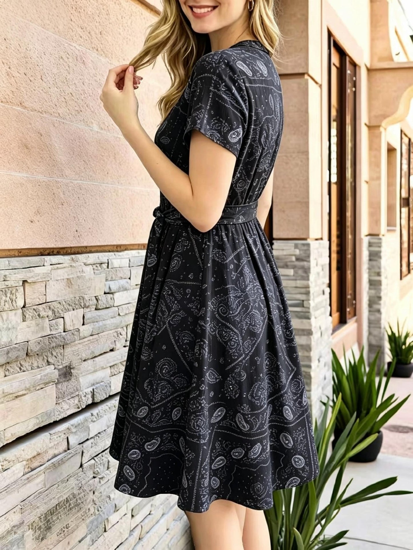 [Vintage Midi Dress] Women's Vintage Blue Print Midi Dress - V-Neck Button Shirt Dress with Pockets & Belt - Casual Commute Vacation Wear for Ladies