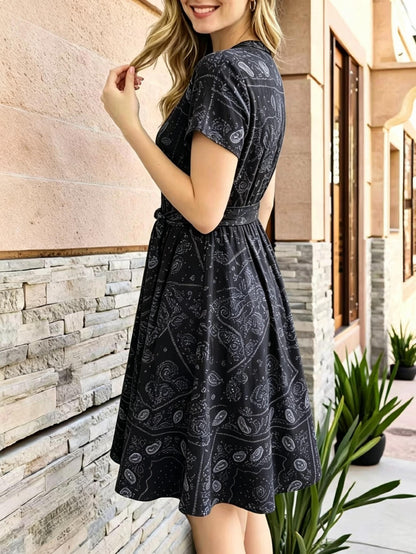 [Vintage Midi Dress] Women's Vintage Blue Print Midi Dress - V-Neck Button Shirt Dress with Pockets & Belt - Casual Commute Vacation Wear for Ladies