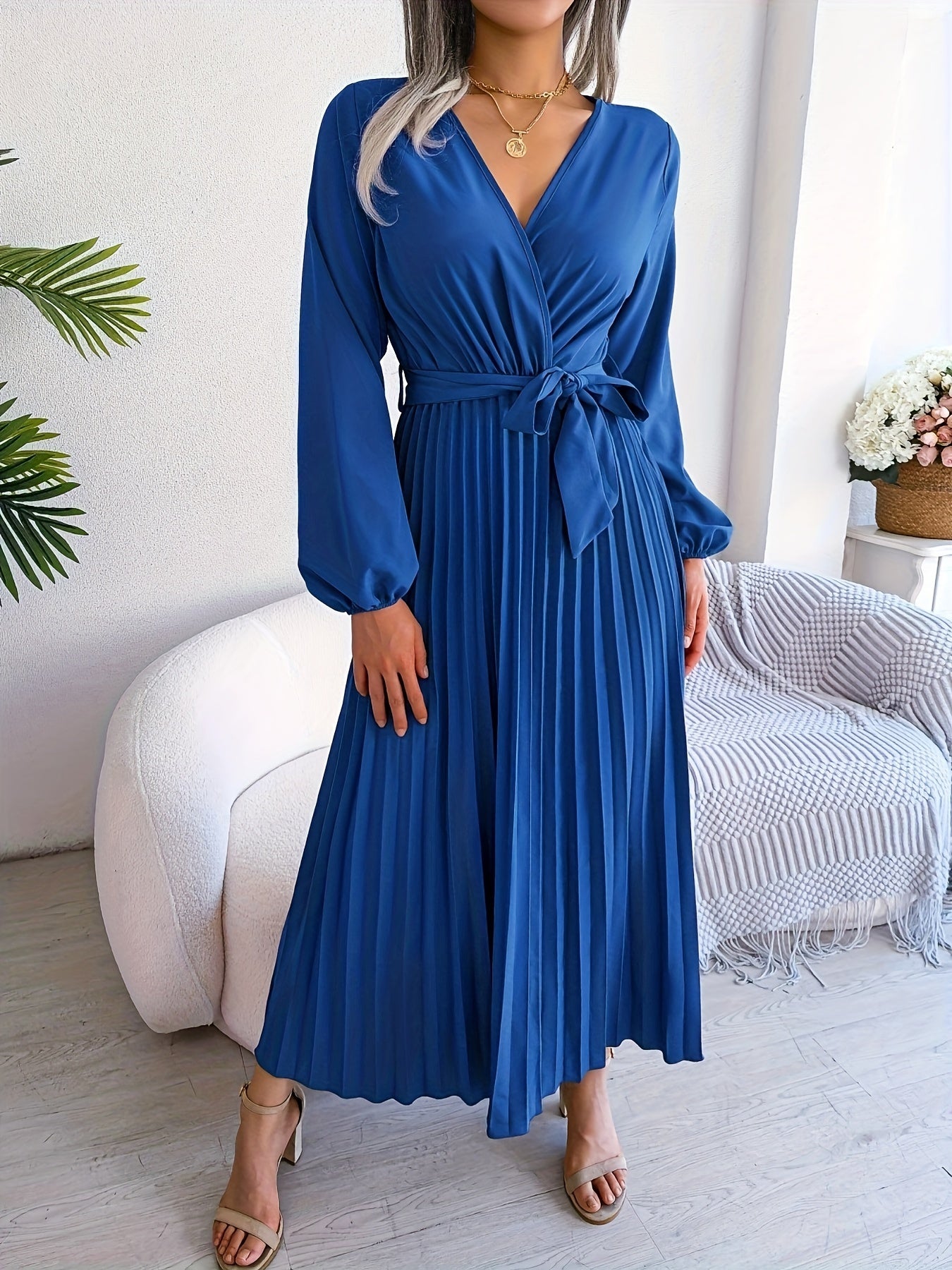 Style Autumn Winter Western Ins Hot Item Temperament V-Neck Flared Pleated Maxi Dress