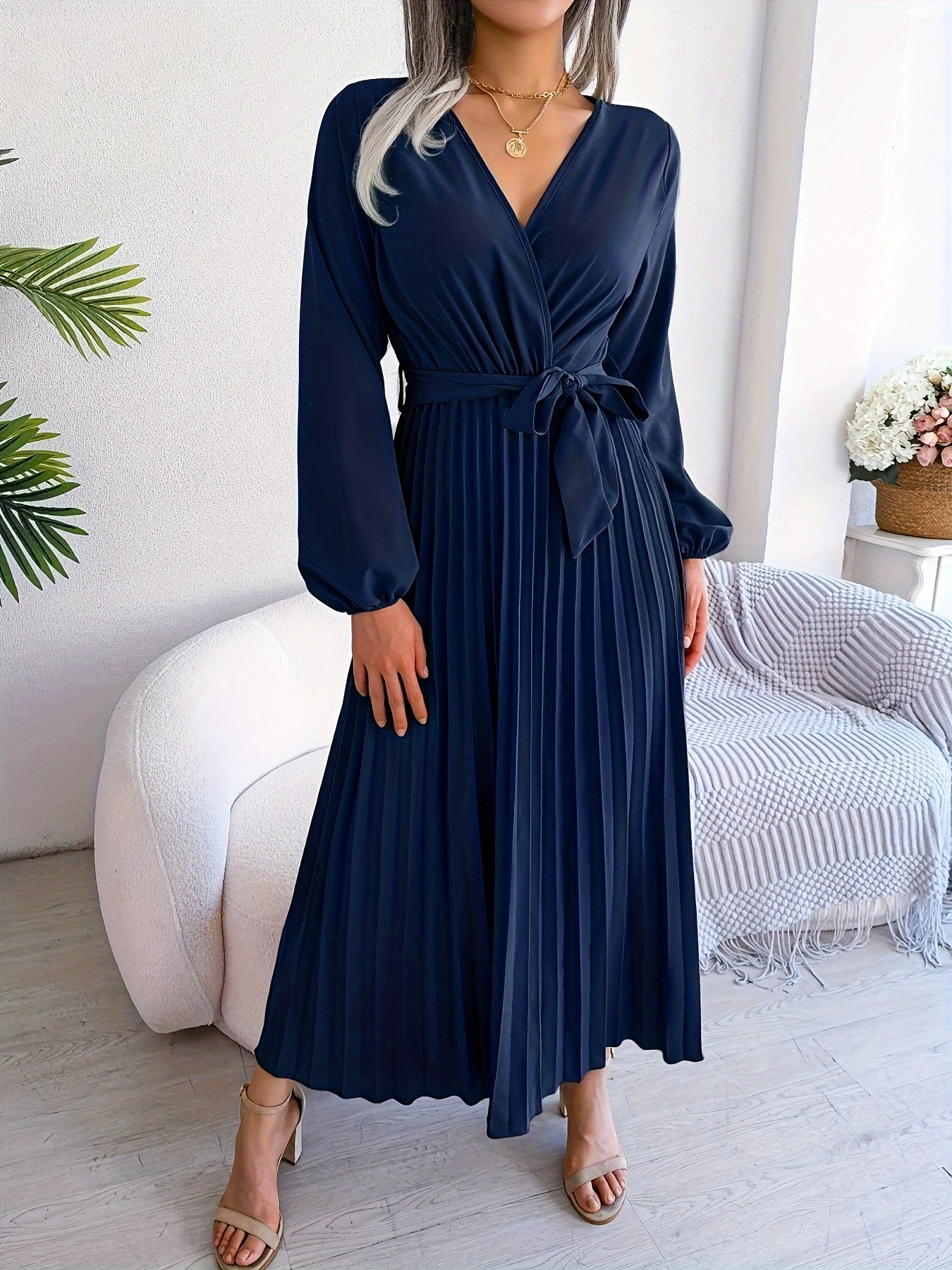 Directed Hot Style Real Shot 2024 European And American Spring And Autumn Temperament Cross V-Neck Large Swing Pleated Long Dress