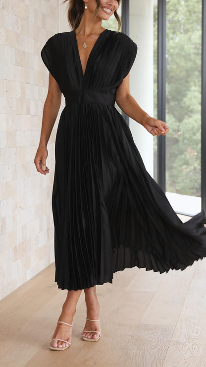 Maria | Elegant Pleated Maxi Dress