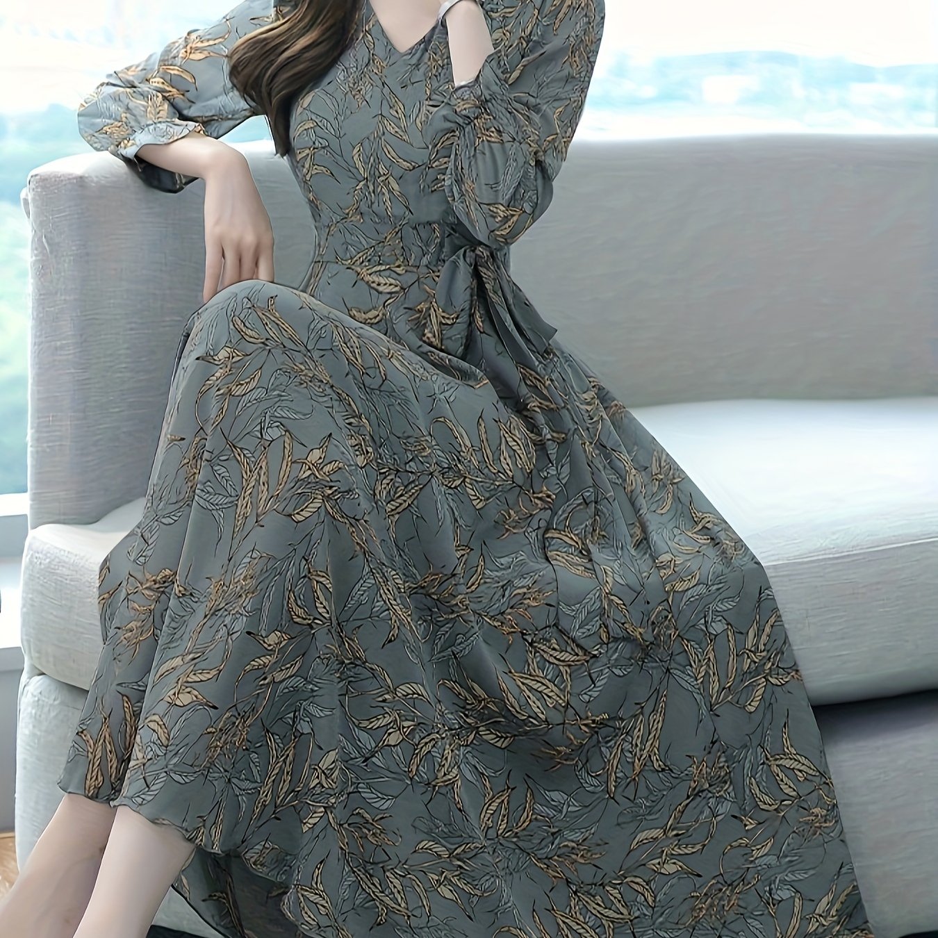 Printed waist-cinching dress, long-sleeve dress, spring and autumn Women's clothing, fashionable and trendy, casual and commuting, comfortable fabric, elegant and noble, suitable for both formal and informal occasions, also wearable at the beach.