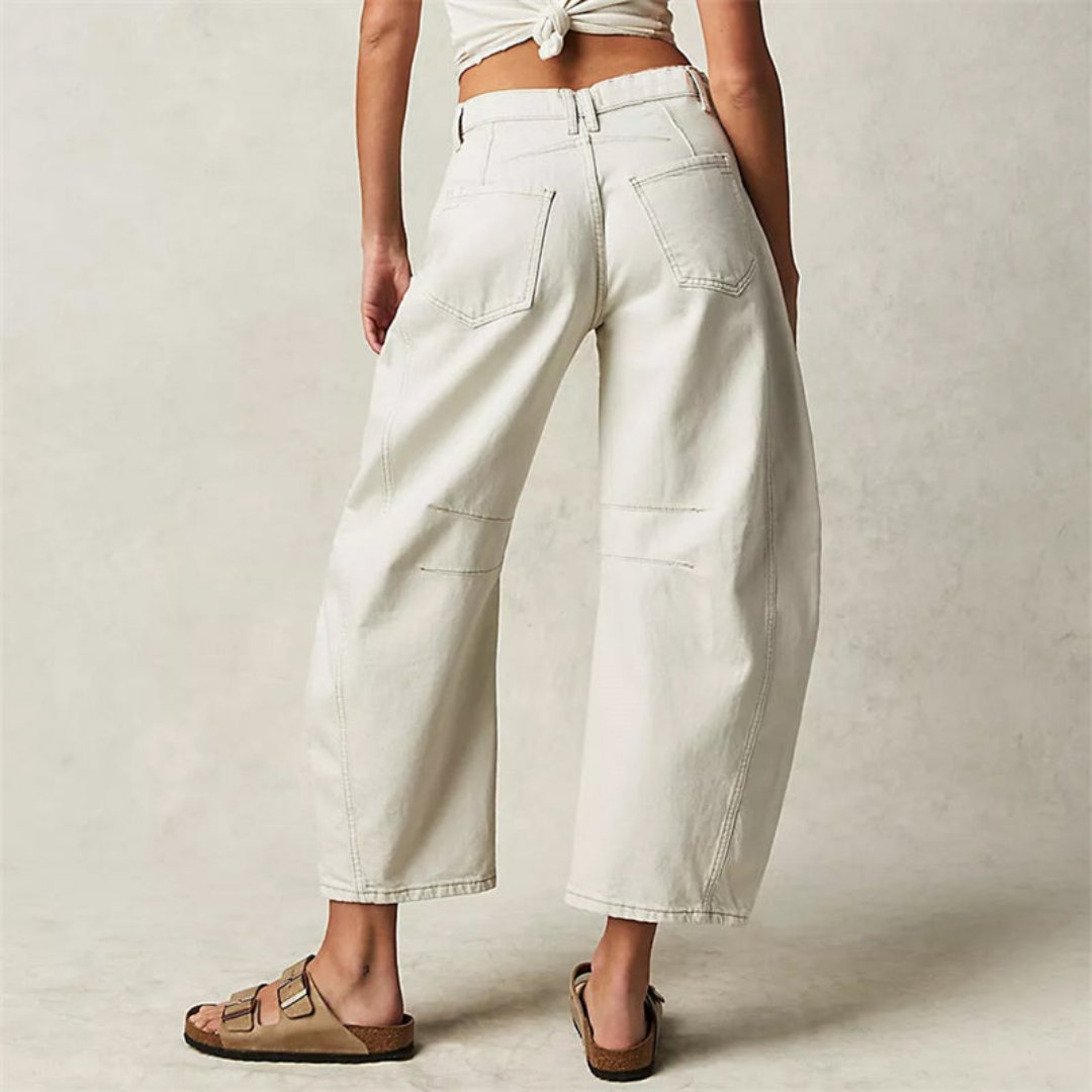 Effortless Relaxed Mom Jeans for Women in Cropped Barrel Leg Denim Style